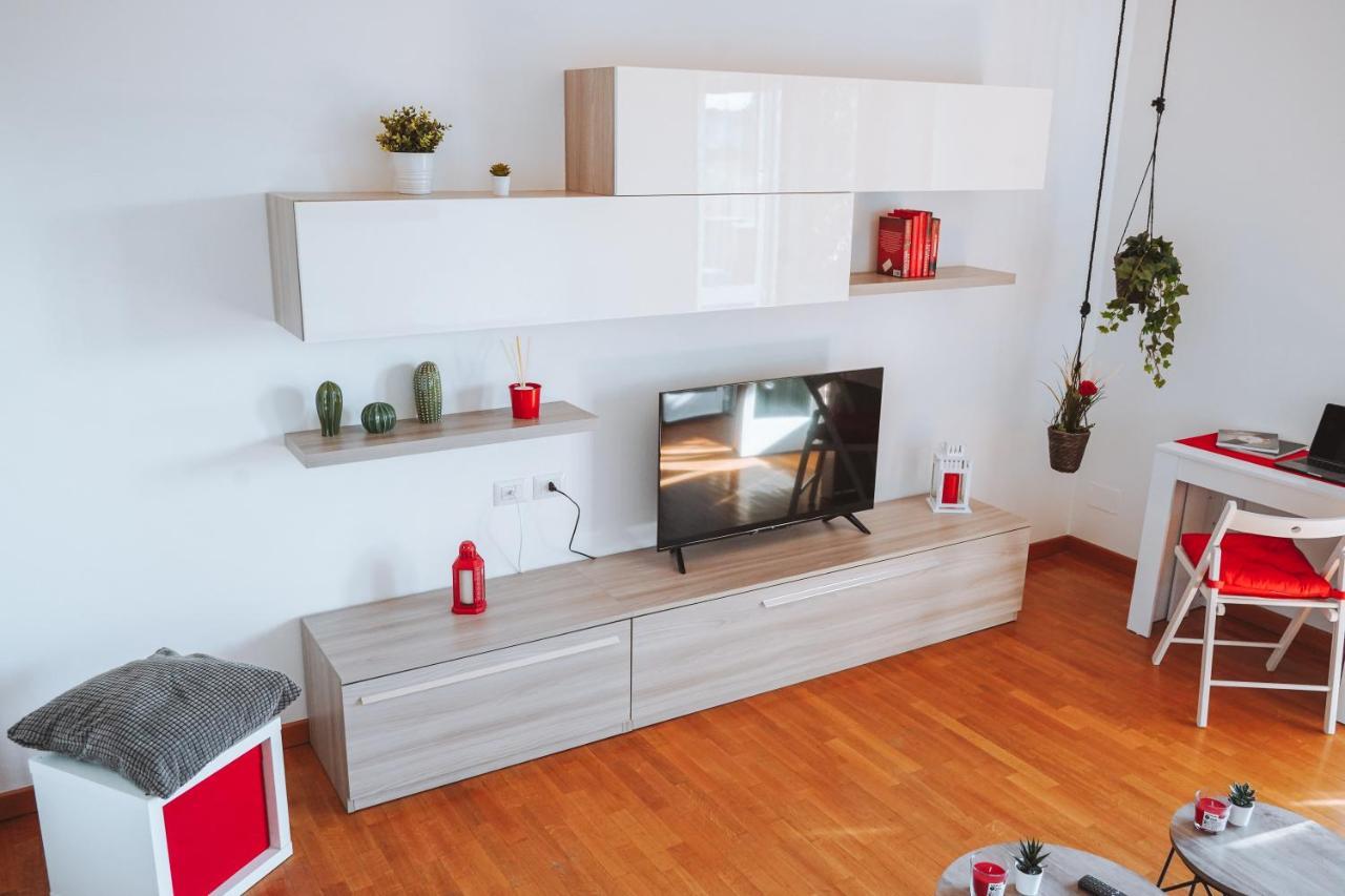 10 Min From The Airport-Wifi-Free Parking Lejlighed Samarate Eksteriør billede